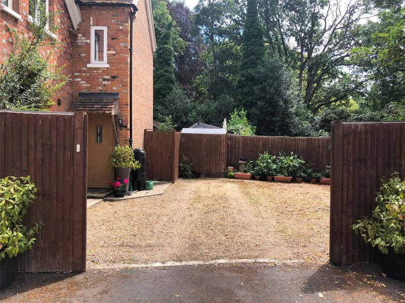 London Road, Sunningdale, Ascot, Berkshire, SL5