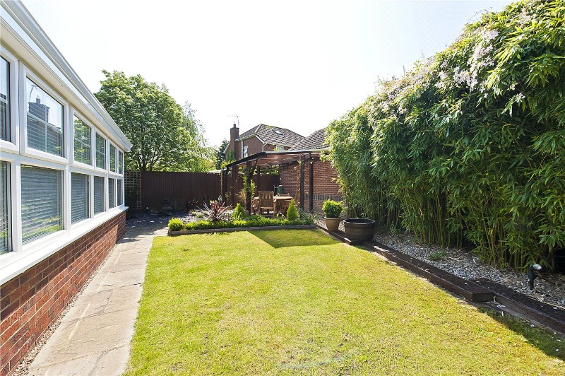 Saint Andrews Gardens, Cobham, Surrey, KT11