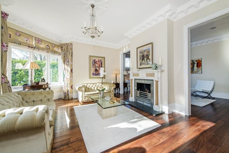 Madrid Road, Barnes, London, SW13