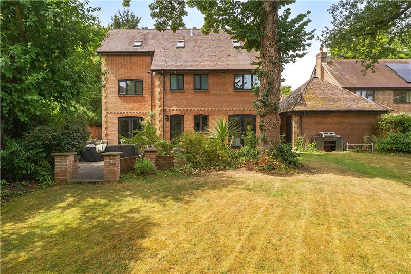 Benett Gardens, Shaw, Newbury, Berkshire, RG14