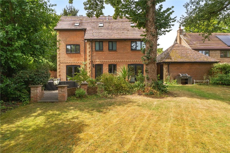 Benett Gardens, Shaw, Newbury, Berkshire, RG14