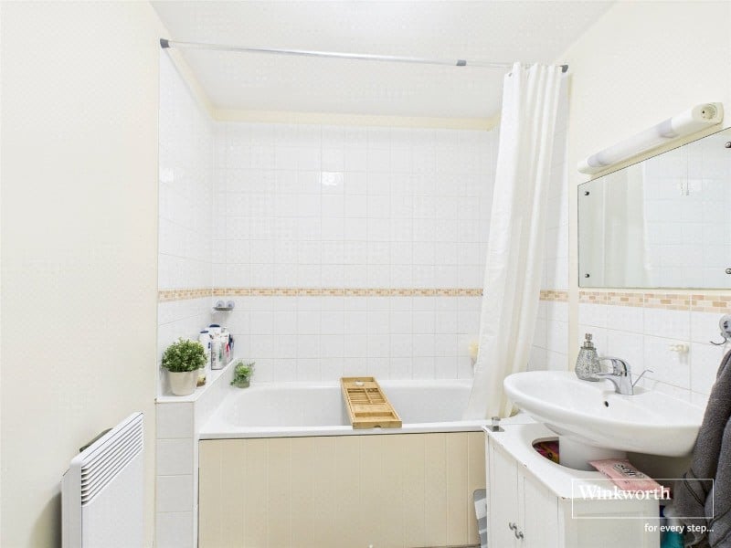 Kennet Street, Reading, Berkshire, RG1