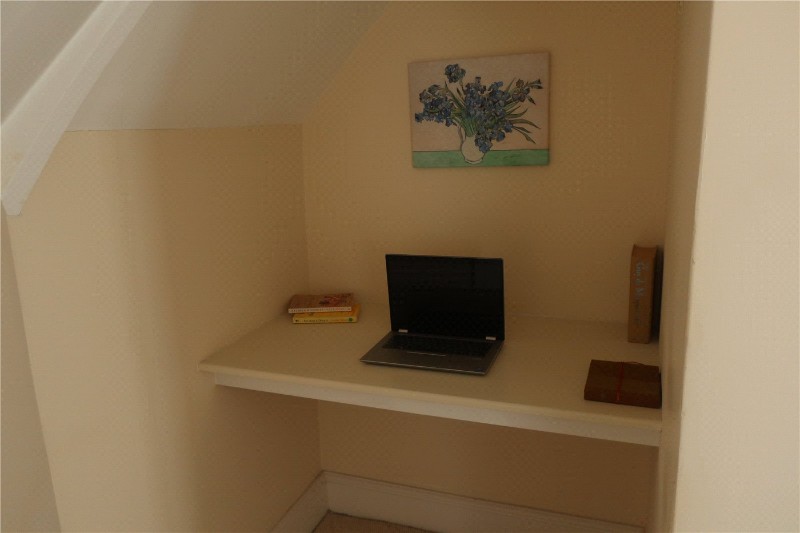 Shortheath Road, Farnham, Surrey, GU9