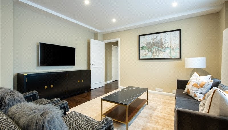 Hill Street, London, W1J