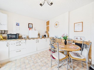 Godfreys Gardens, Bow, Crediton, Devon, EX17