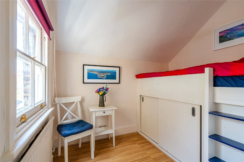 Deronda Road, London, SE24