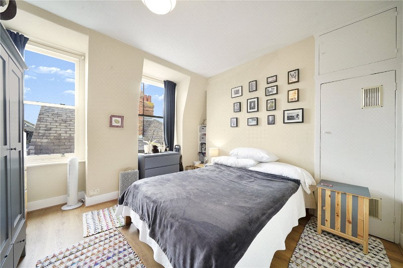 Ferme Park Mansions, Ferme Park Road, N8