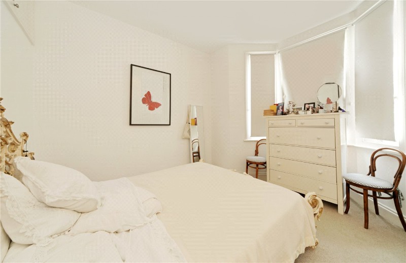 Clifton Avenue, London, W12