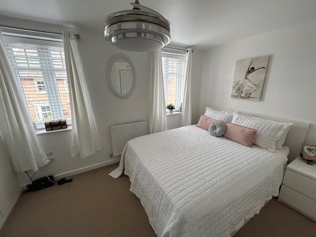 Warwick Close, Bourne, Lincolnshire, PE10