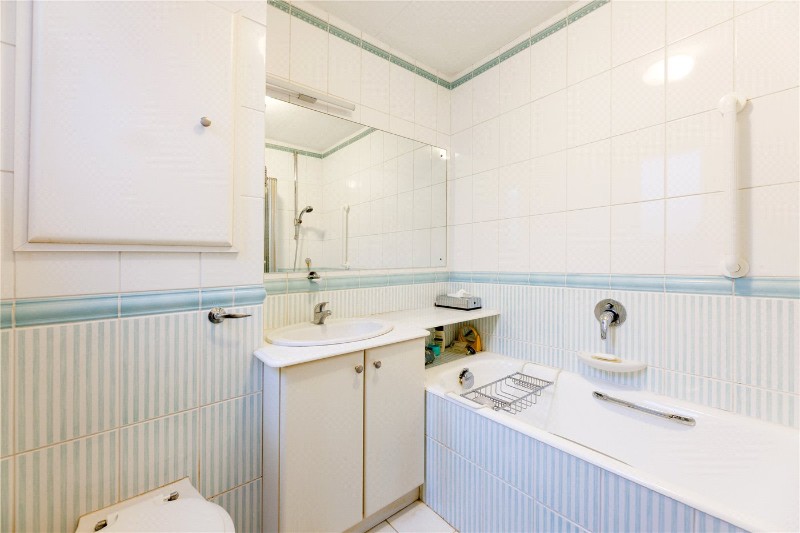 Arlesey Close, London, SW15