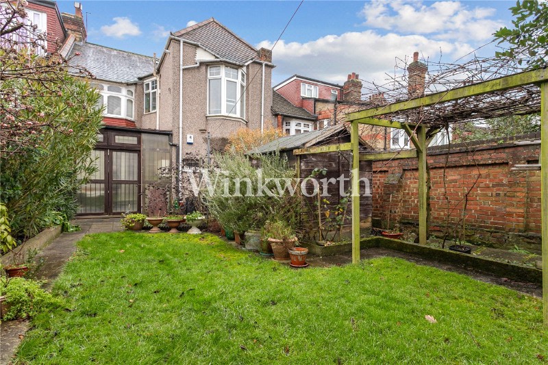 Caversham Avenue, London, N13