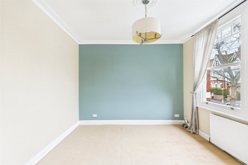 Holmdene Avenue, London, SE24