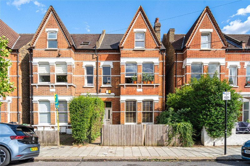 Gleneagle Road, London, SW16