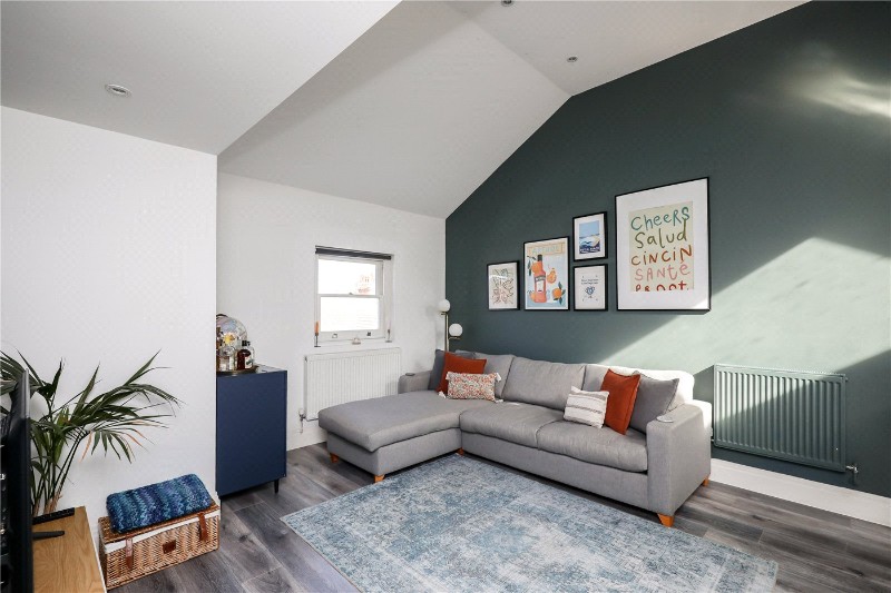 Mill Hill Road, London, W3