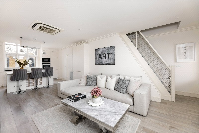 Deodar Road, London, SW15