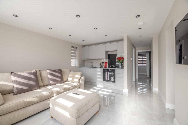 Hewlett Place, Bagshot, Surrey, GU19