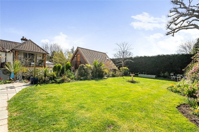 Highlands Road, Farnham, Surrey, GU9