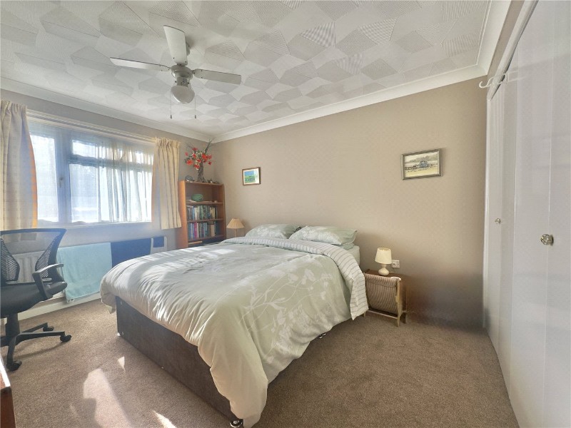 Roberts Close, Everton, Lymington, Hampshire, SO41