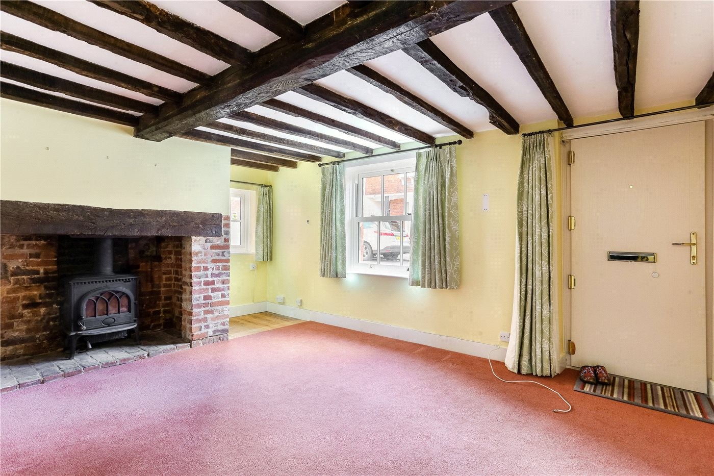 3 bedroom property for sale in Church Street, Kintbury, Hungerford