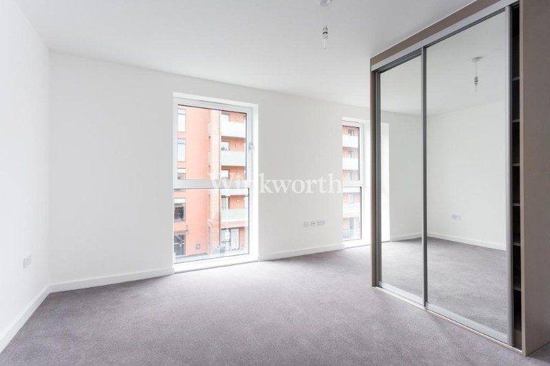 Bathurst Square, London, N15