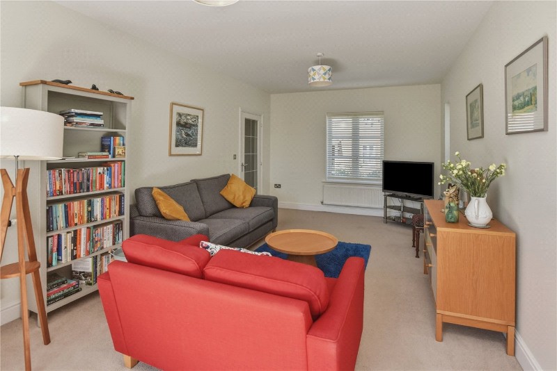 Saturn Way, Stratford-upon-Avon, Warwickshire, CV37