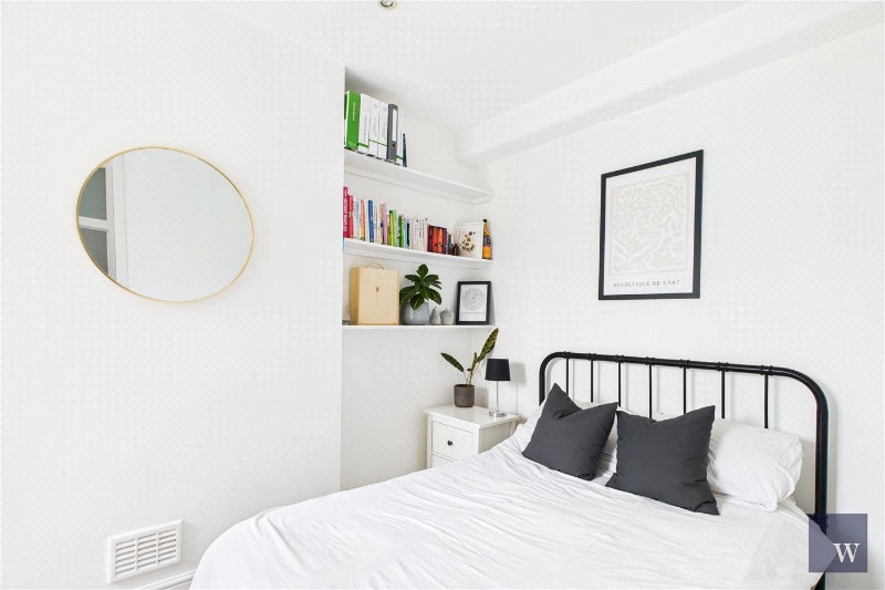 Gleneagle Road, London, SW16