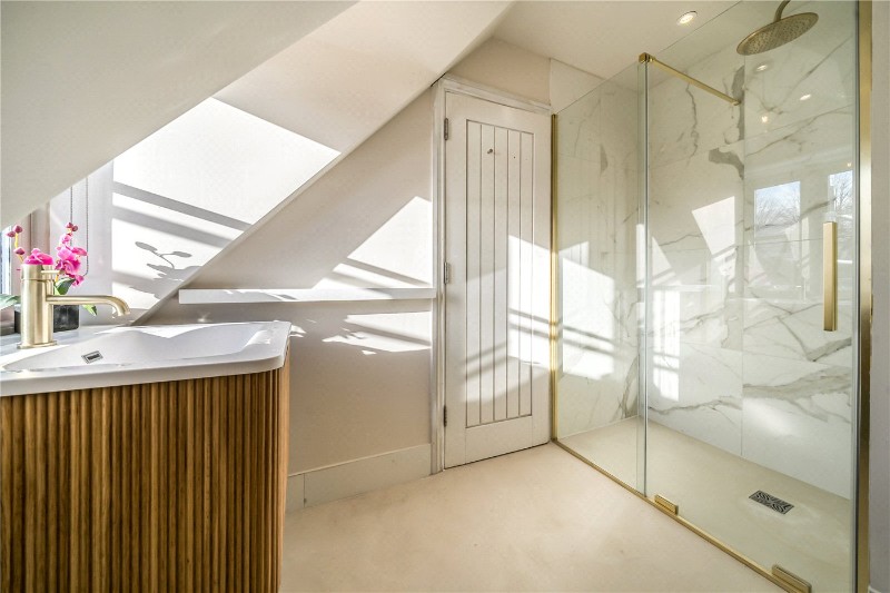 Fullers Road, Rowledge, Farnham, Surrey, GU10