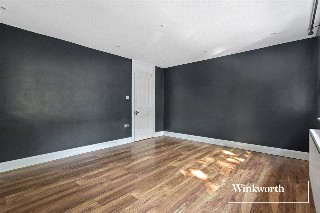 Etchingham Park Road, London, N3