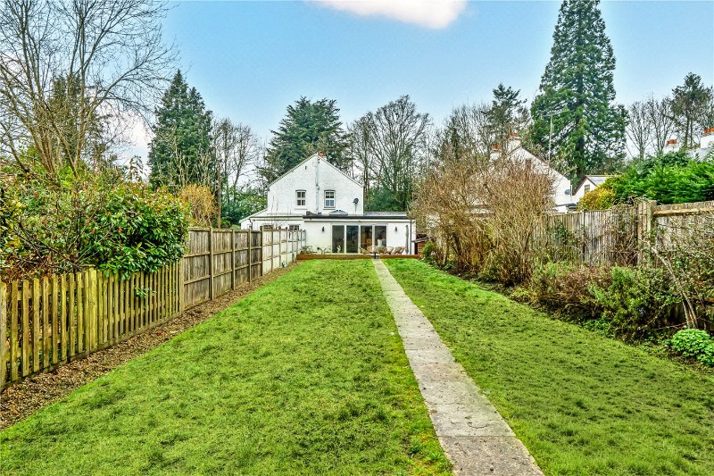 Hamlash Lane, Frensham, Farnham, Surrey, GU10