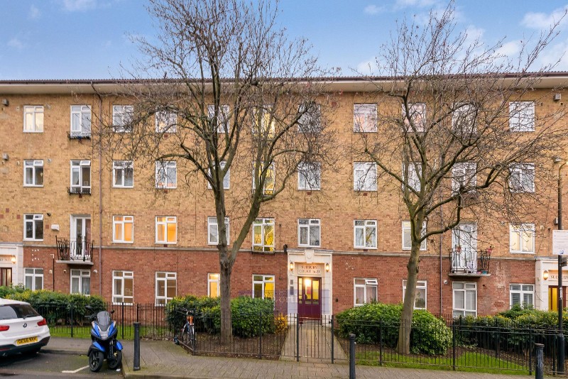 Allen Edwards Drive, London, UK, SW8