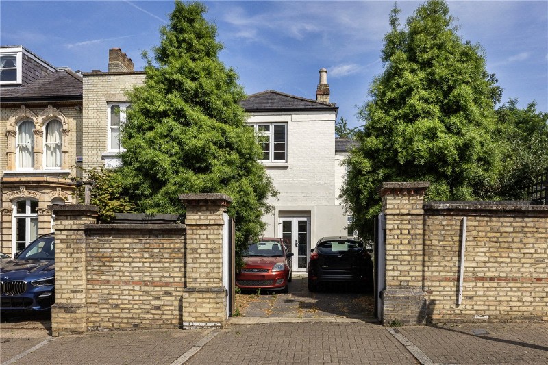 Rayners Road, London, SW15