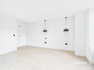 London Road, Newbury, Berkshire, RG14