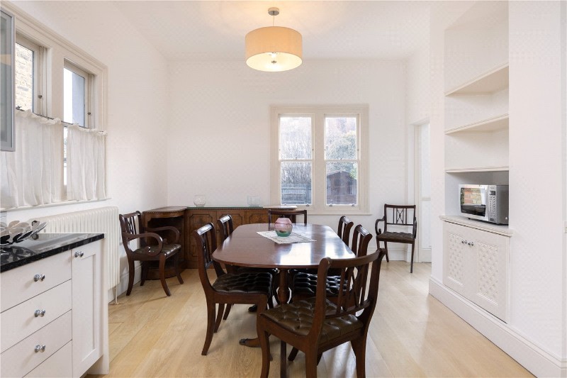 Holroyd Road, London, SW15