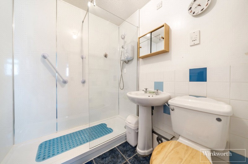 Hawkesworth Drive, Bagshot, Surrey, GU19
