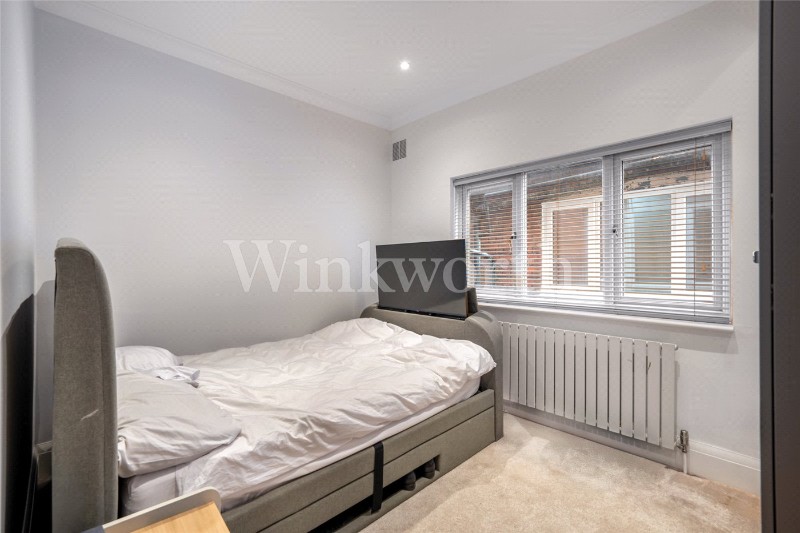 North End Road, London, NW11