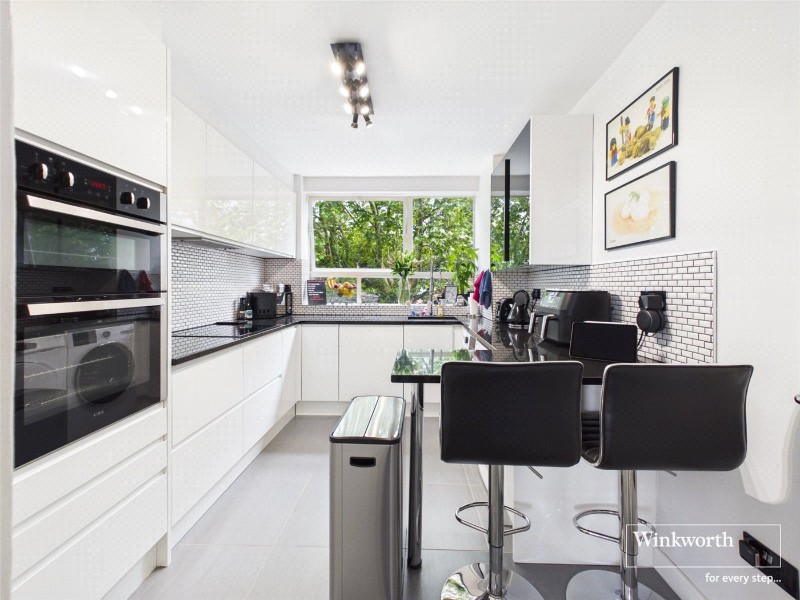 Station Road, Hendon, London, NW4