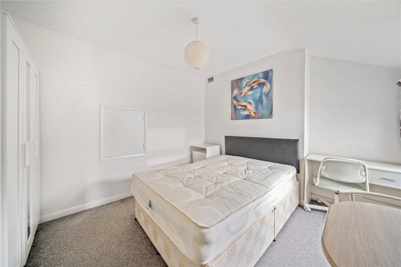 Louisville Road, London, SW17