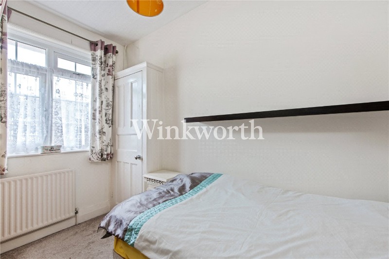 River Avenue, London, N13