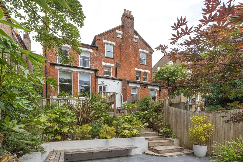 Border Crescent, London, SE26