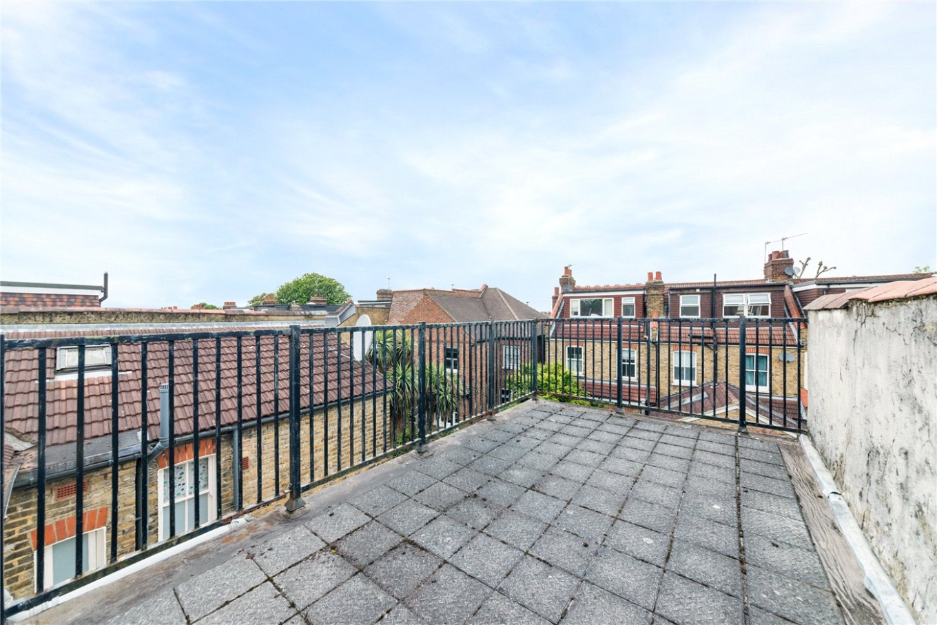 5 bedroom property for sale in Crowborough Road, London, SW17 (Ref
