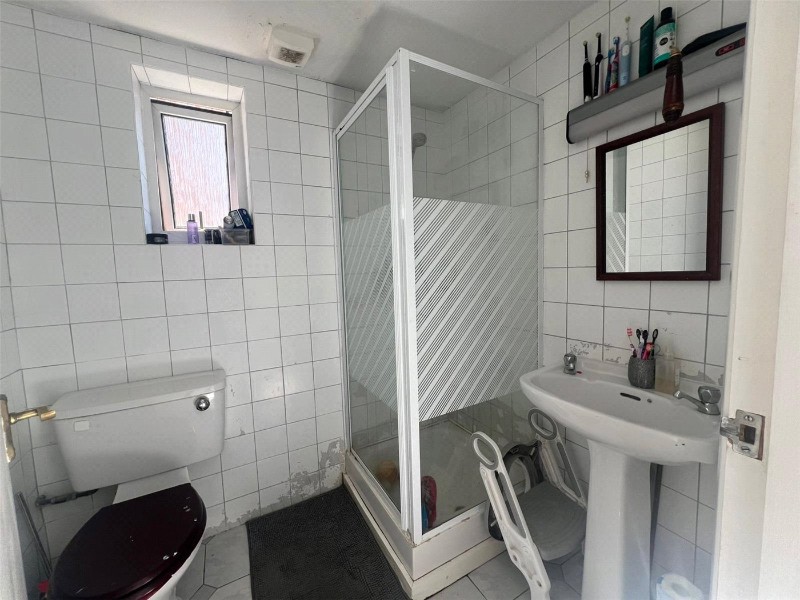 Cedar Road East, Northampton, Northamptonshire, NN3