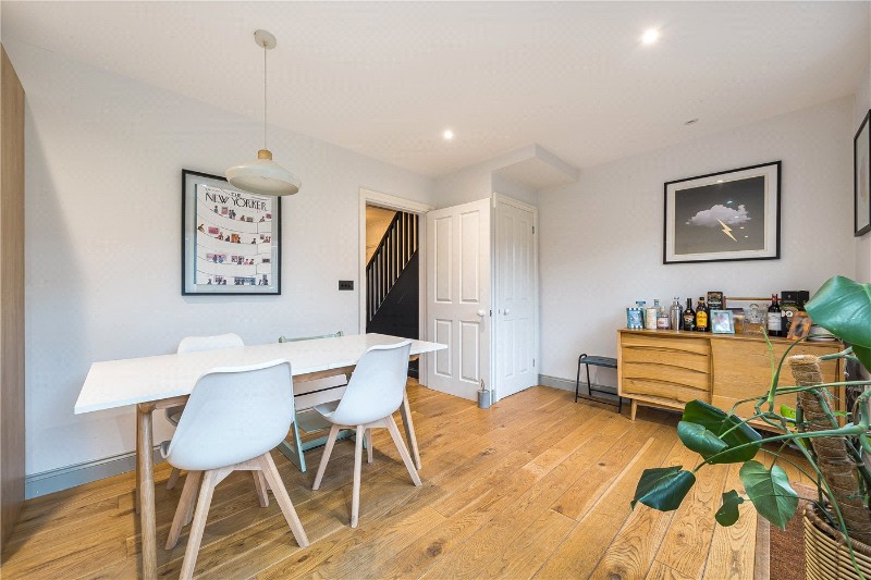 Roman Way, Farnham, Surrey, GU9