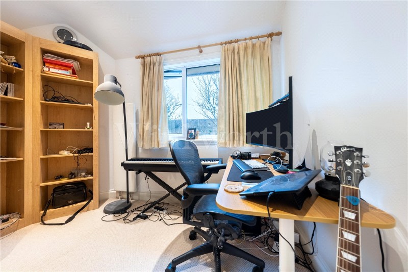 Golders Green Crescent, London, NW11