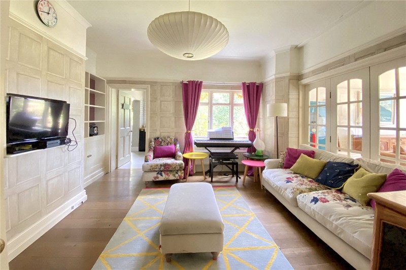 Mayflower Way, Farnham Common, SL2