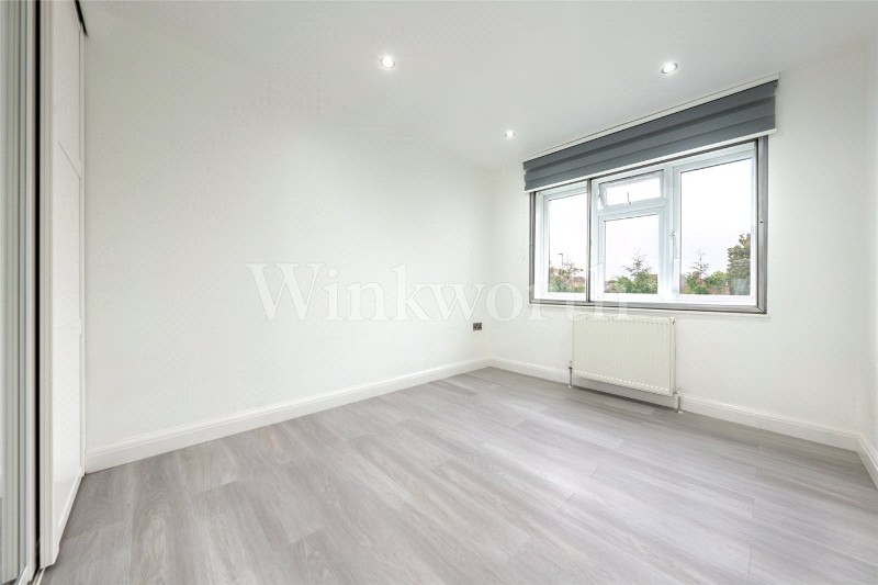Wayside, London, NW11