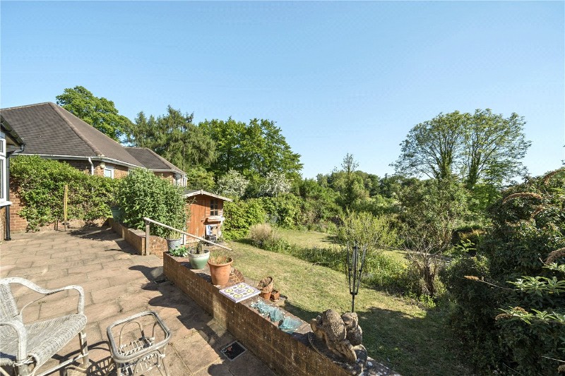 Larkfield Road, Farnham, Surrey, GU9