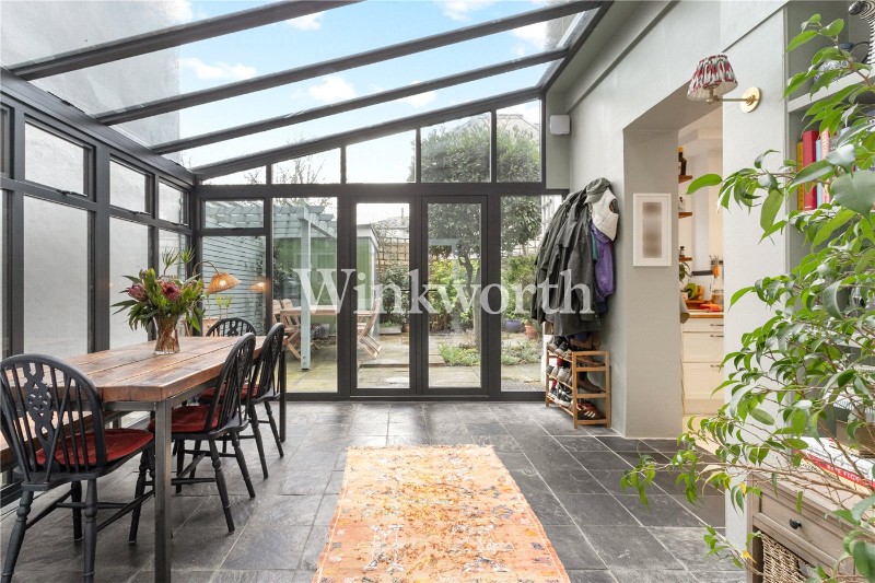 Queens Drive, London, N4