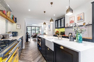 Bouverie Road, London, N16