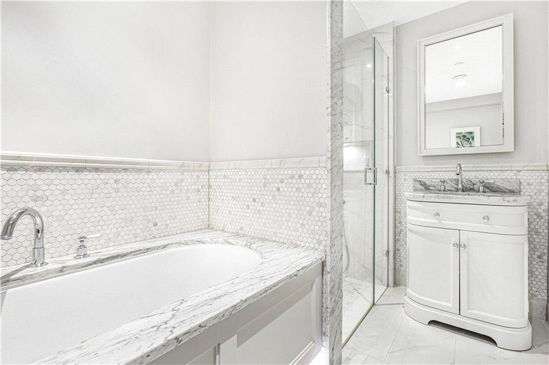 Beverley Road, Barnes, London, SW13