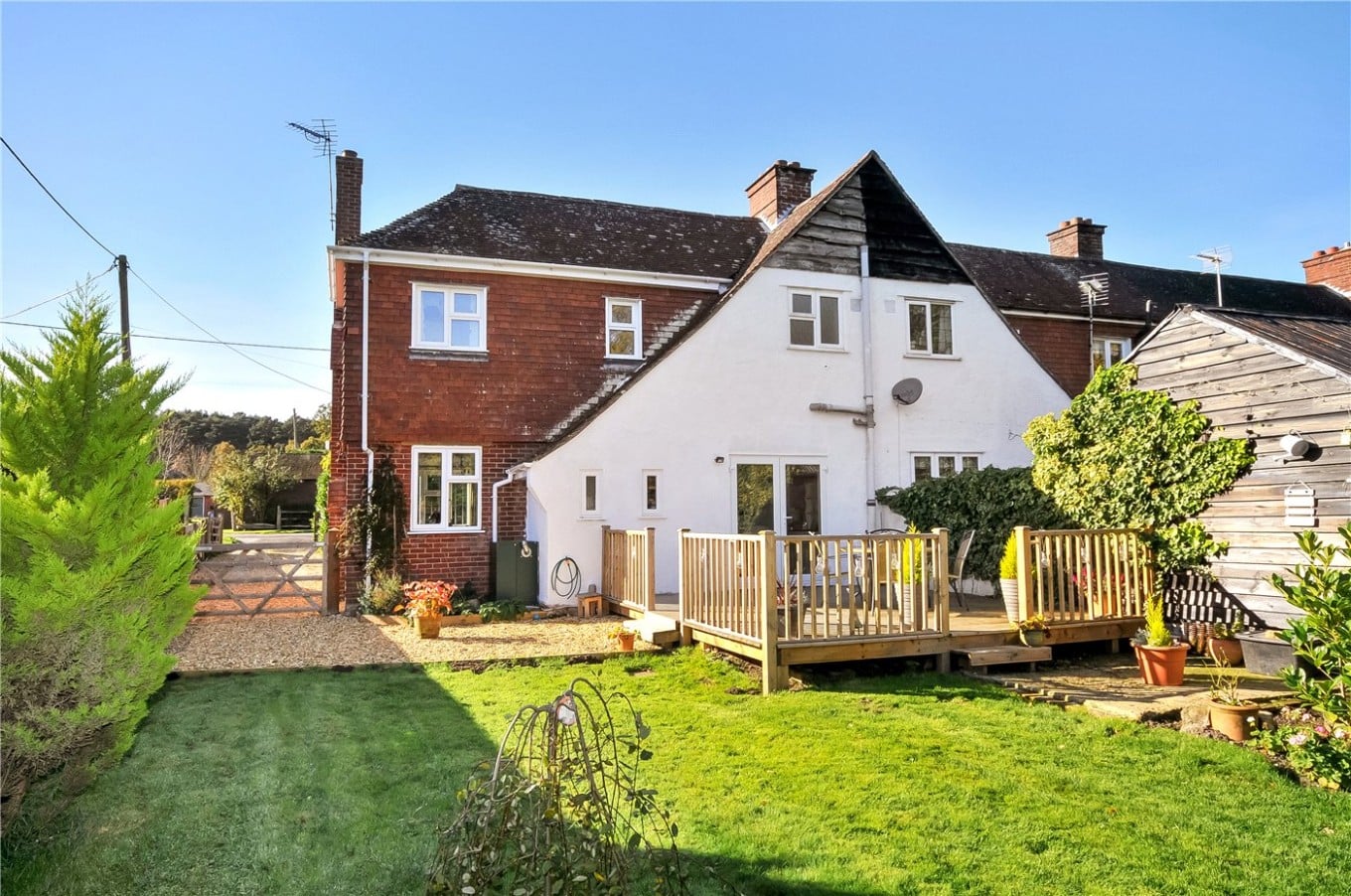 3 bedroom property for sale in Manor Cottages, Lyndhurst Road, Landford